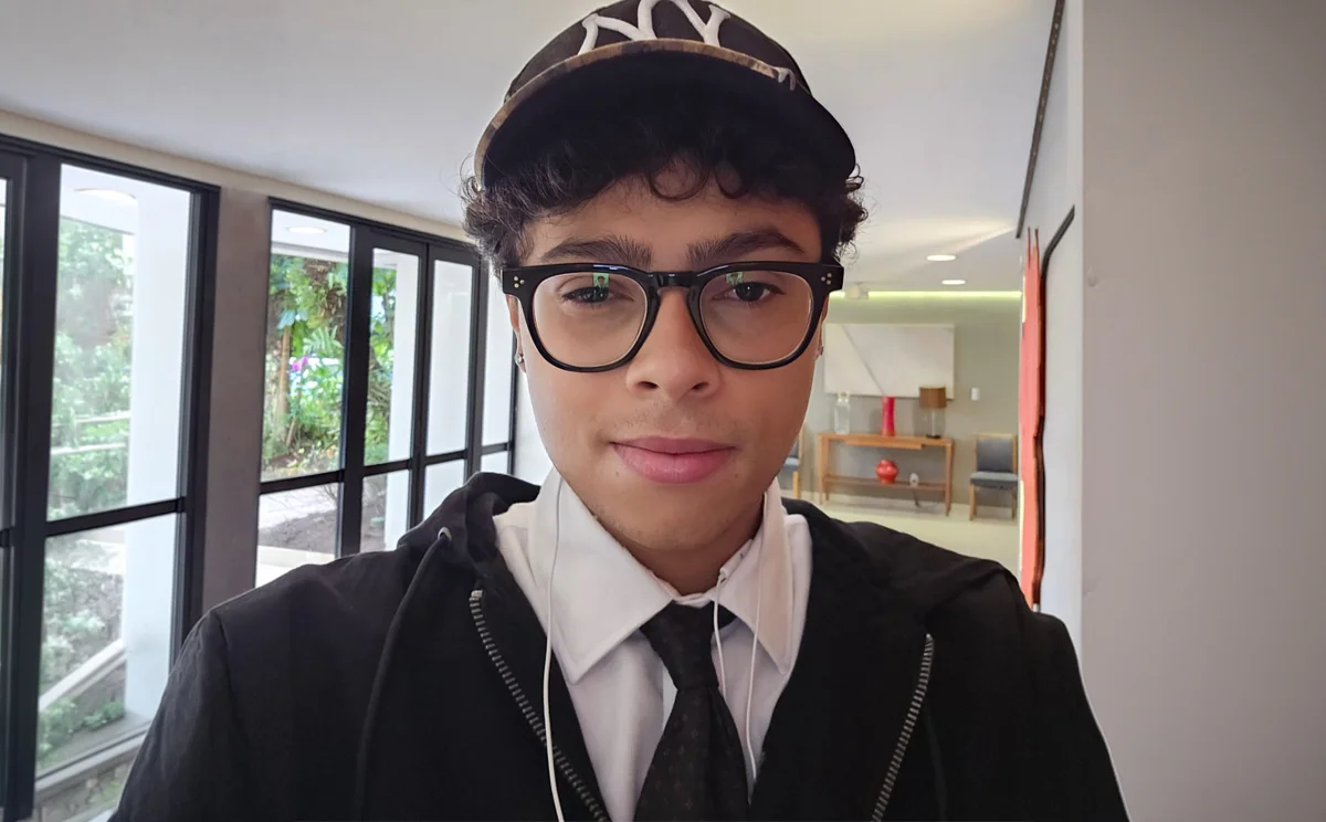 Rennert Fashion students posing with certificates